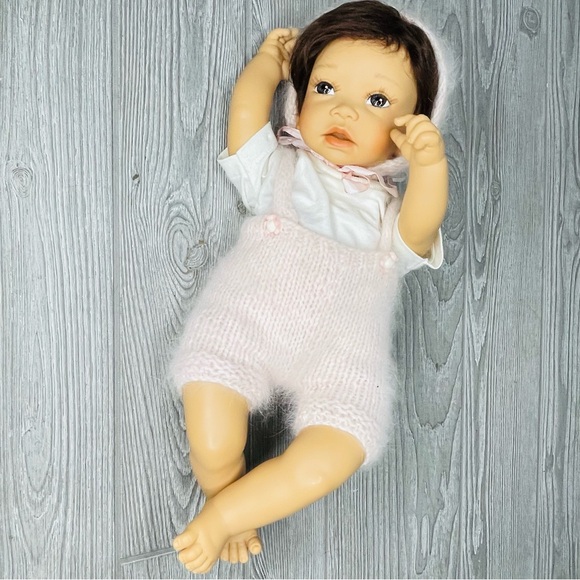 Rare vintage Angela Sutter realistic baby doll with outfit cloth body weighted - Picture 14 of 15